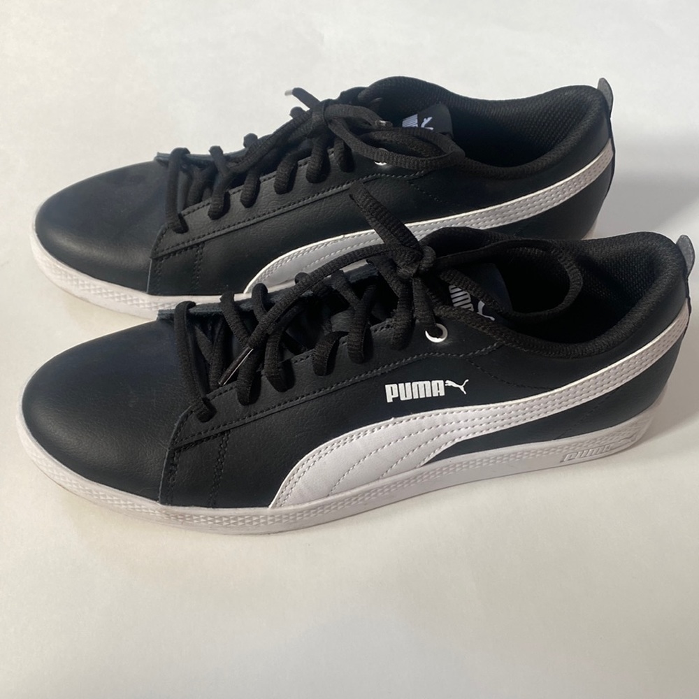 NEW PUMA WOMEN’S SHOES SIZE 9